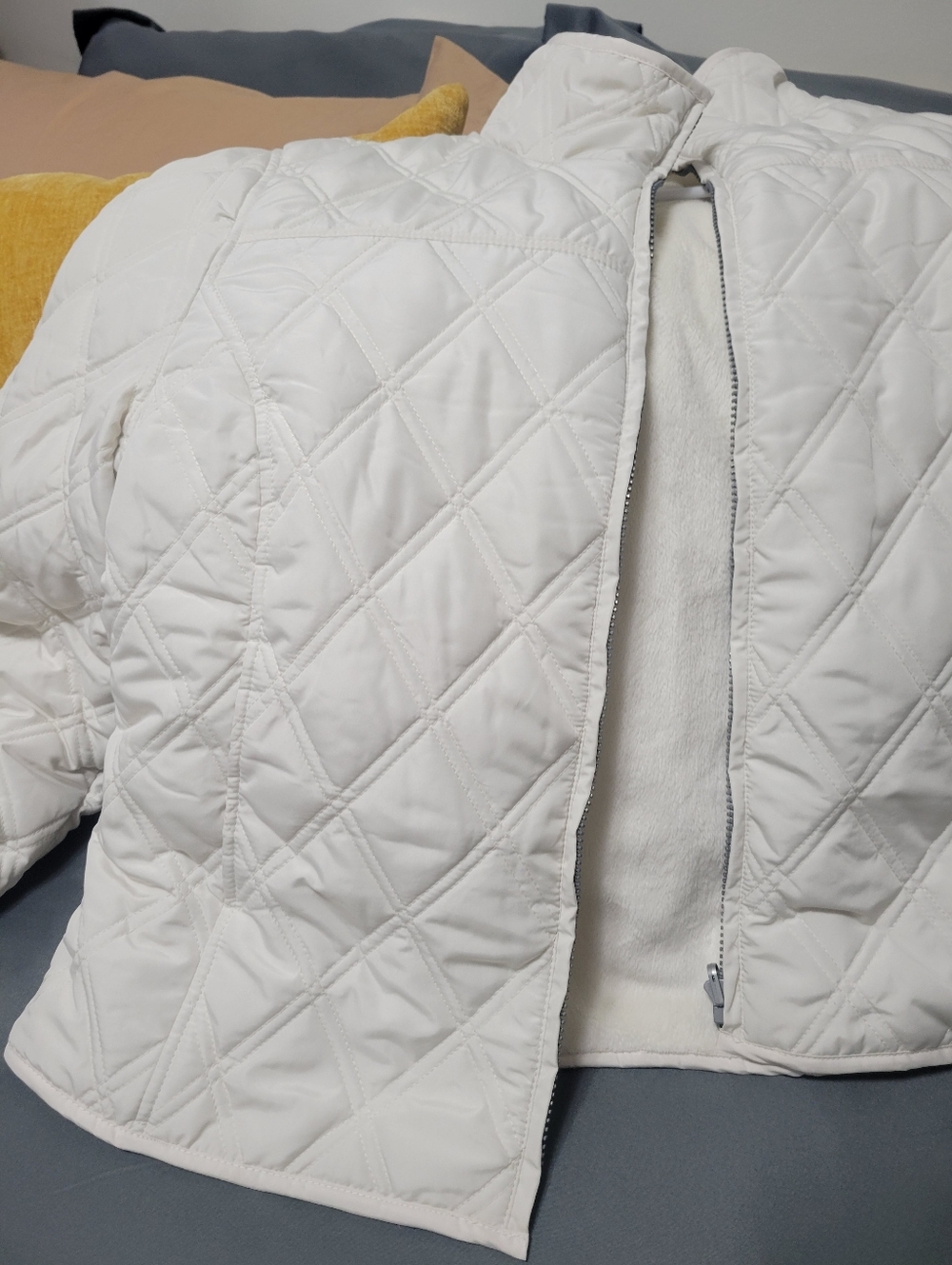 Womans Jacket - Picture 11 of 15